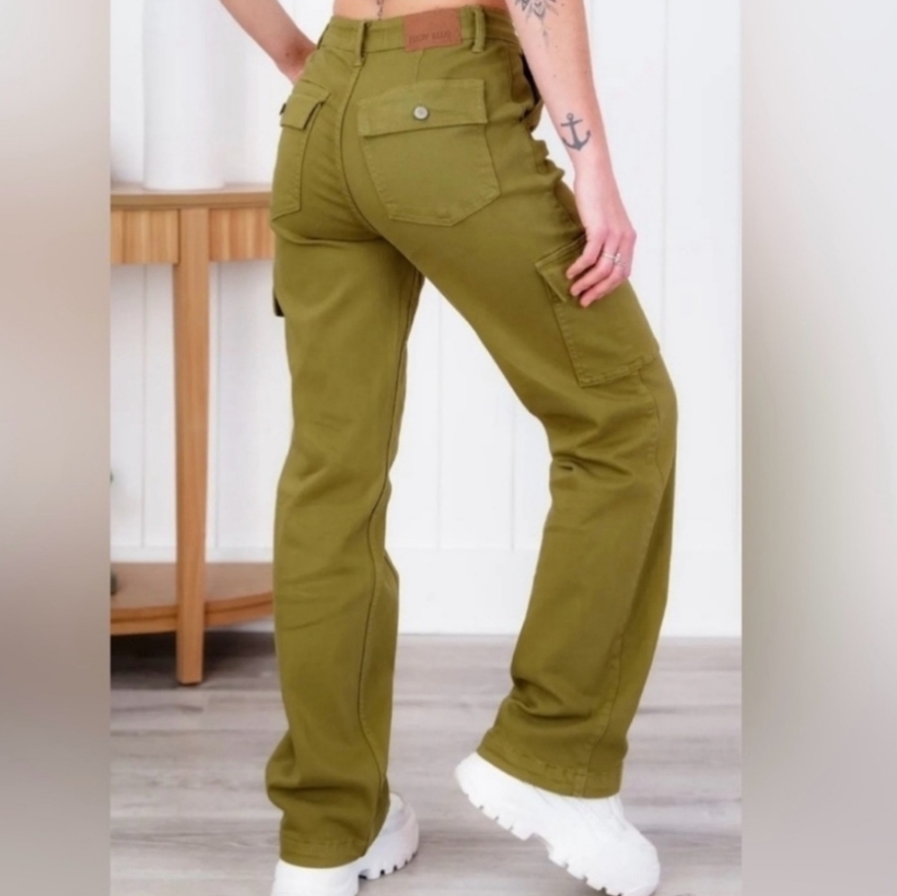Judy Blue High Rise Straight Leg Cargo Jeans in Matcha Green Size 13/31 - Picture 2 of 14